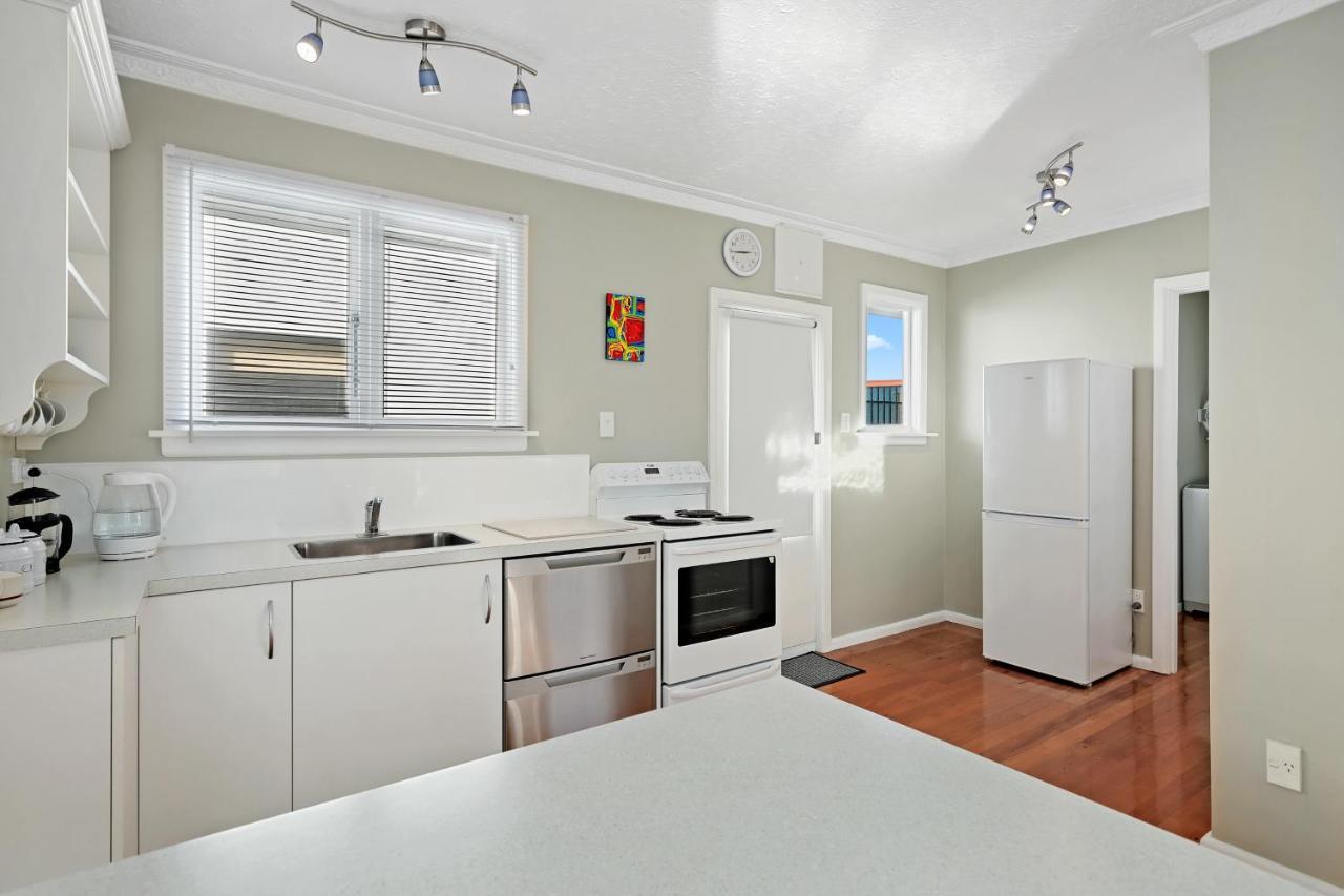 Coastal City Retreat - New Brighton Accommodation Крайстчърч Екстериор снимка